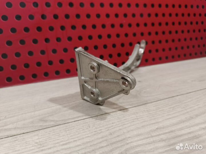 Кронштейн Mercedes-Benz Gle W166 2018