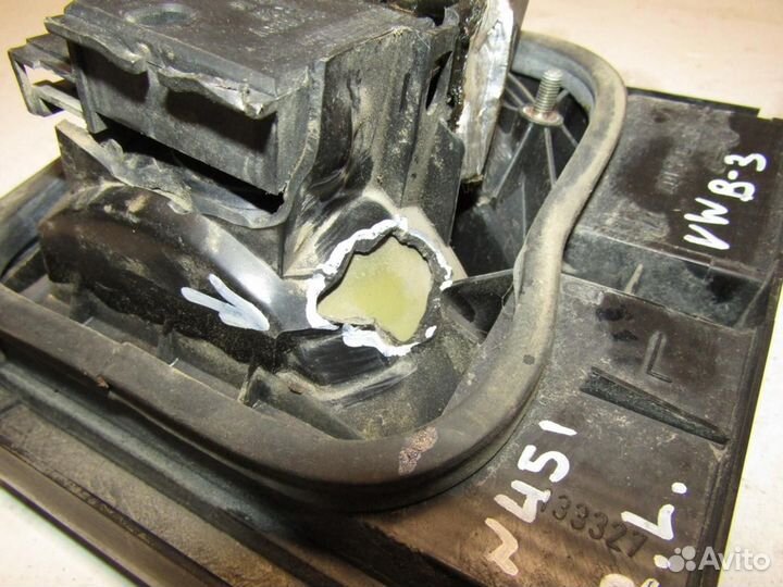 Фонарь задний внутренний левый Passat B3 1988-1993