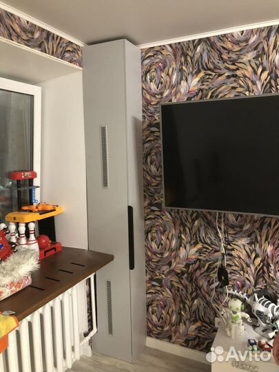 Книжный шкаф