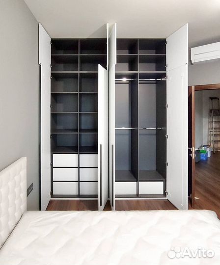 Шкаф с зеркалом