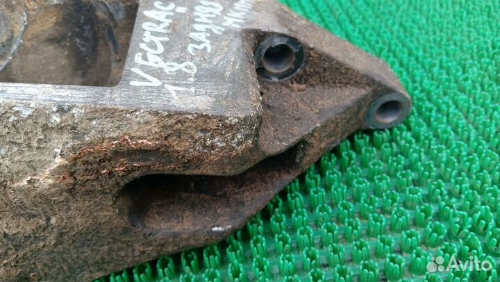 Кронштейн двигателя задний Opel Vectra C (2002-20