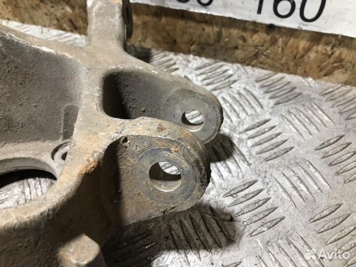 Кулак задний правый Bmw 7 f02 2008-2015