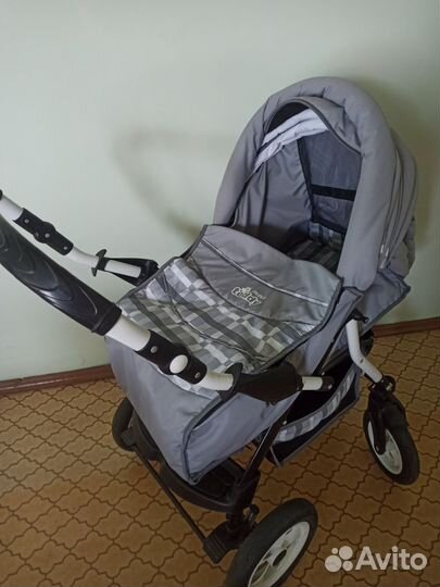 Прогулочная коляска всесезонная