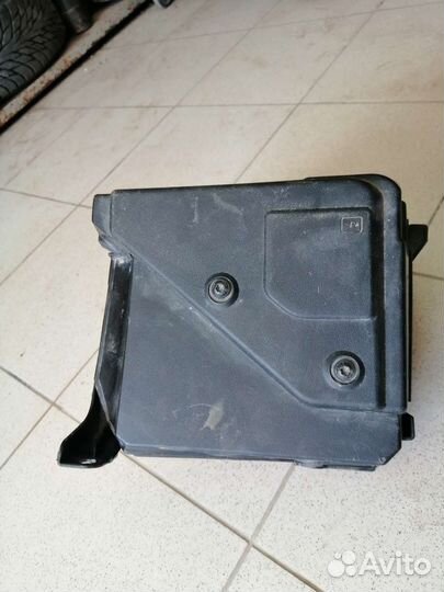 Корпус блока предохранителей Рено Кангу 2