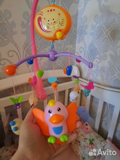 Музыкальный мобиль в кроватку