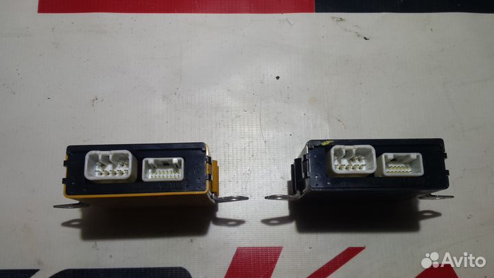 Реле управления зеркалом Lexus RX 2