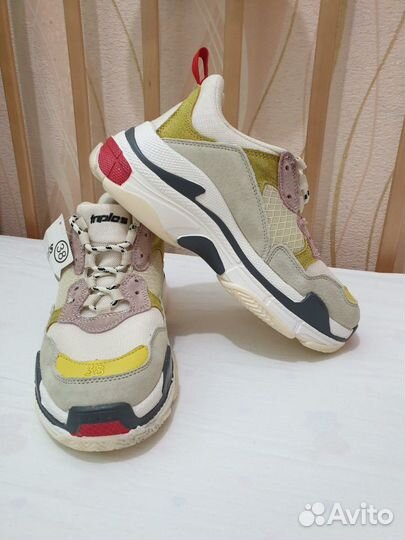 Кроссовки новые