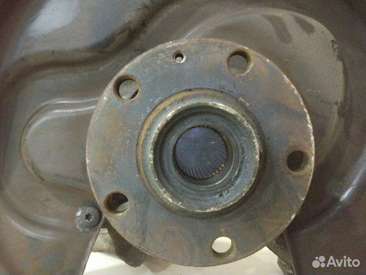 Поворотный кулак задний левый Audi A4 B7 BGB 2005