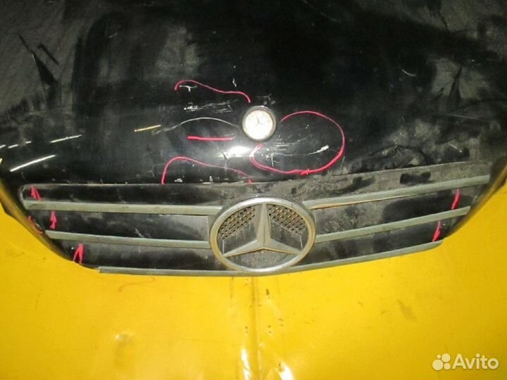 Капот A2038800157 на Mercedes-Benz C-Class W203.04