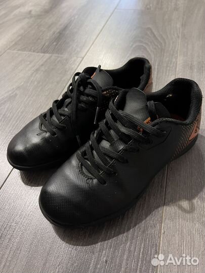 Футбольные бутсы 32