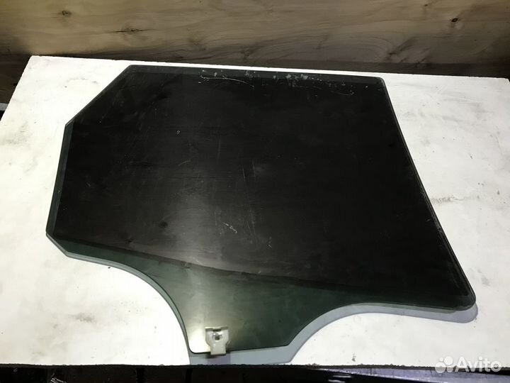 Стекло заднее левое Mazda CX-7