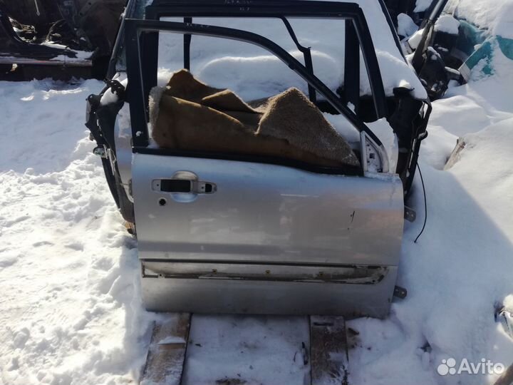 Дверь передняя правая Suzuki Grand Vitara XL-7 04г