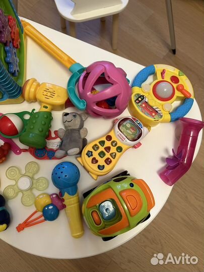 Развивающие игрушки для малышей пакетом