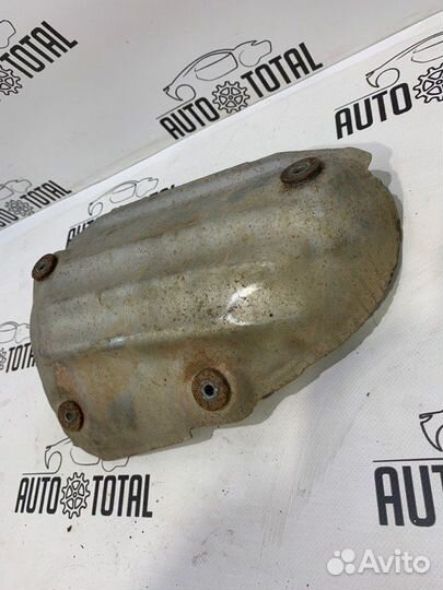 Тепловой экран правый Infiniti Fx35 S50 VQ35 2006