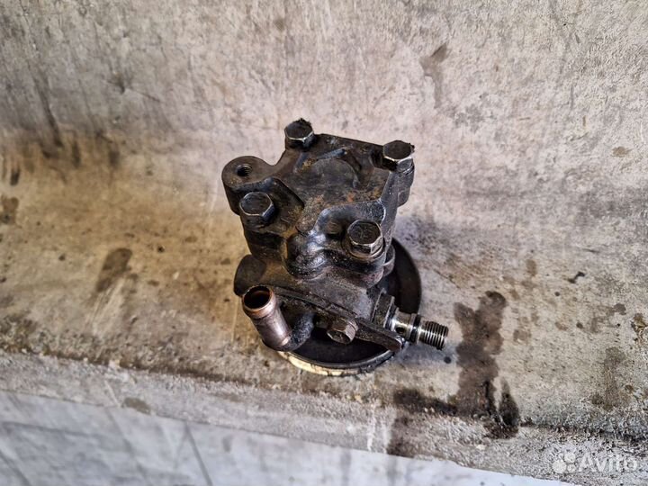 Насос гидроусилителя Hyundai Galloper 1