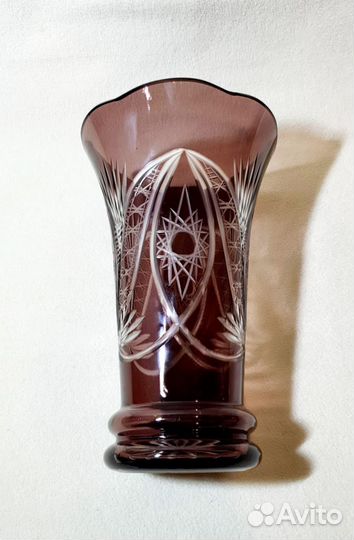 Ваза для цветов. Марганцевое стекло