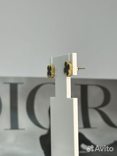 Серьги гвоздики в стиле Van Cleef