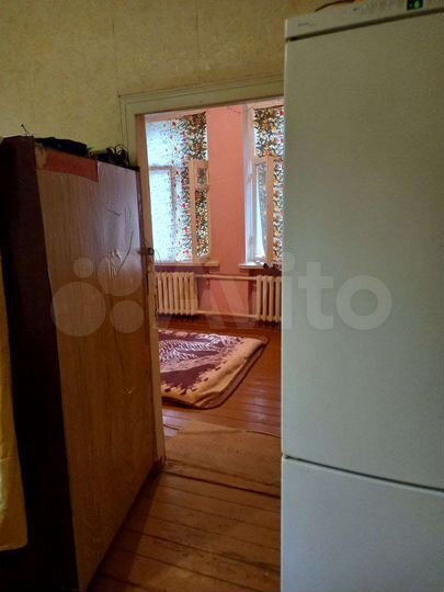 Комната 42 м² в 4-к., 3/3 эт.