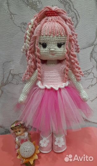 Вязаная игрушка ручной работы кукла