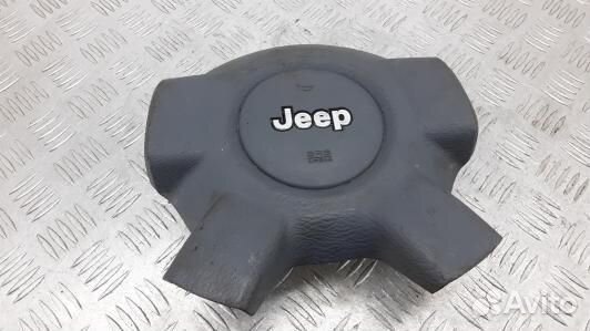 Подушка безопасности водителя jeep liberty KJ (10V08J301)