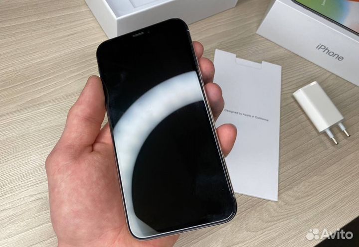 iPhone X, 64 ГБ