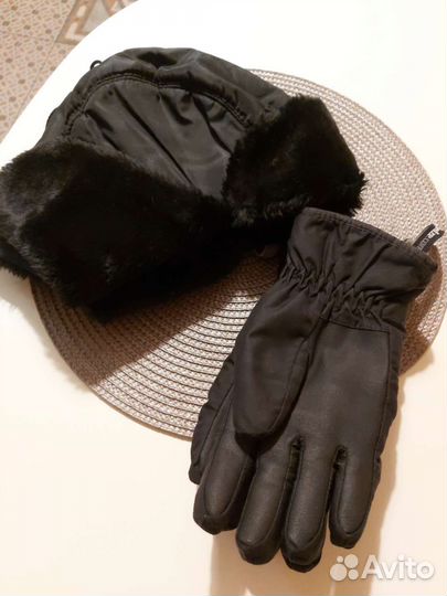 Перчатки и шапка непромокаемые