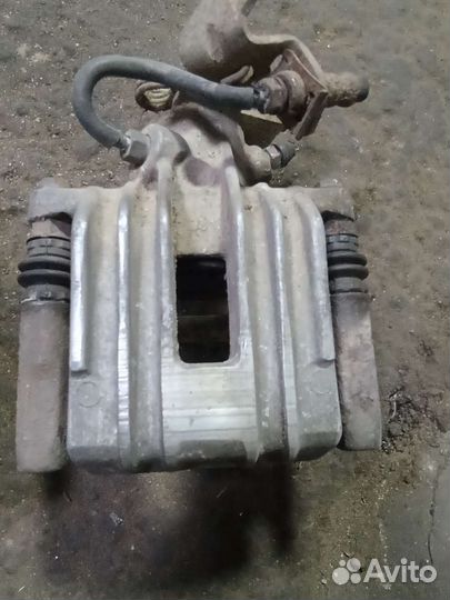 Супорт шкода октавия (А5-1Z) 2004-2013. 1к0615424м