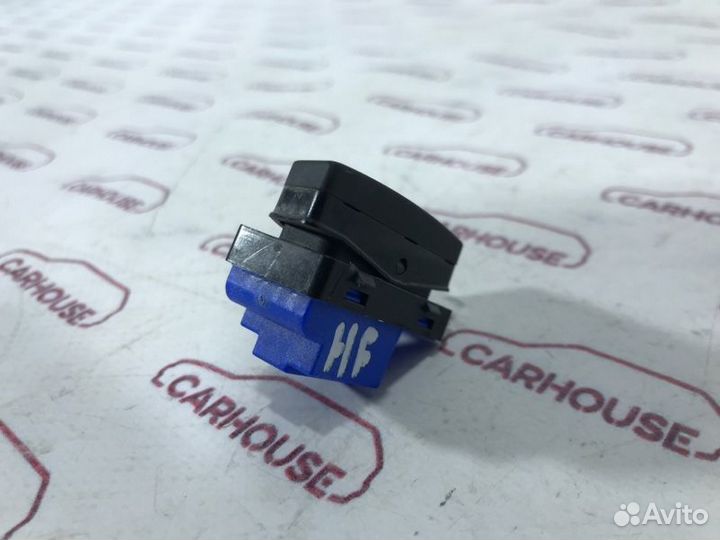 Кнопка центрального замка задняя правая Volkswagen