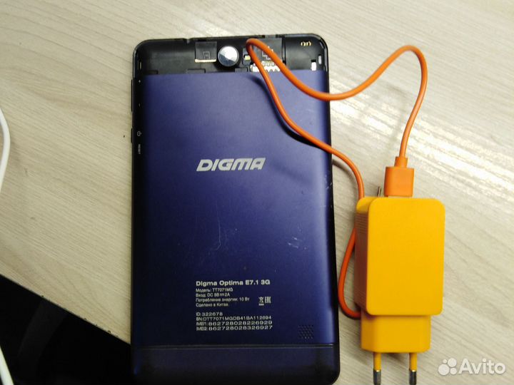 Планшет Digma optima 7