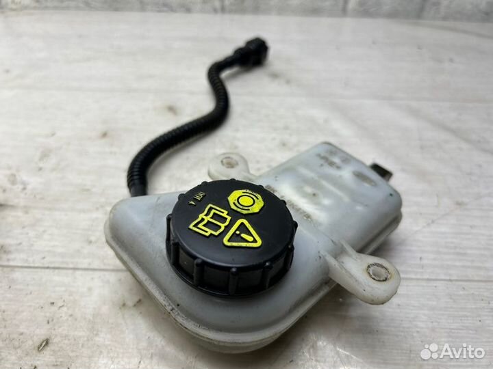 Бачок для тормозной жидкости Ford Transit Custom