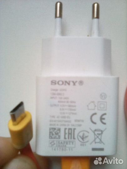 Сетевое зарядное устройство в розетку sony UCH10