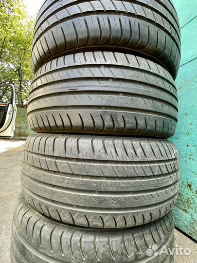 Viatti Strada Asimmetrico V-130 215/55 R17 94V