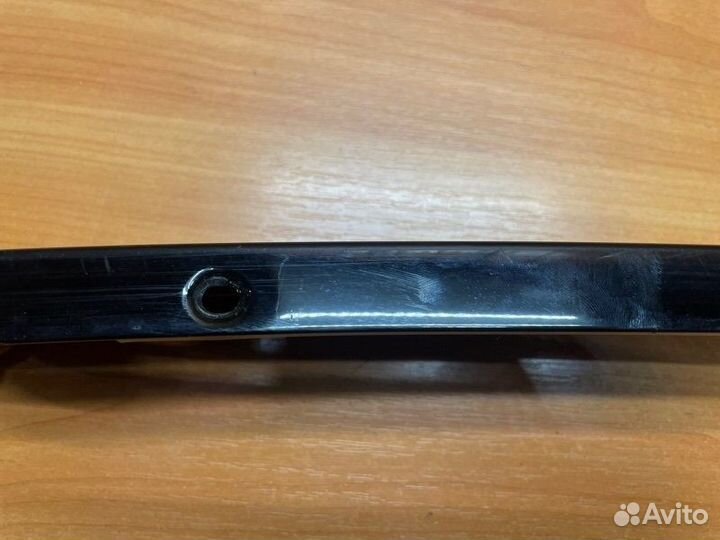 Молдинг стекла задний правый Mercedes-Benz