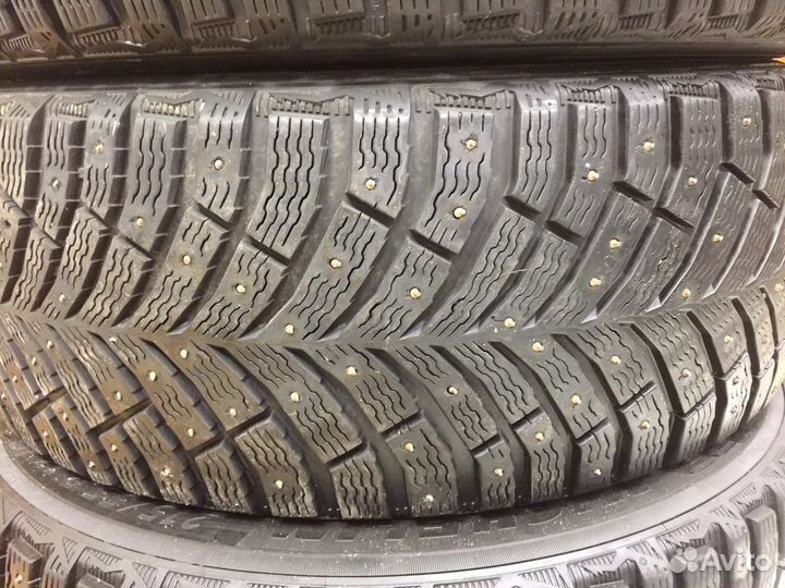 Michelin X-Ice North 4 215/55 R17