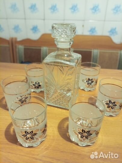 Графин с бокалами