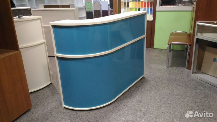 Стол ресепшен