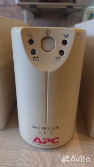 Источник бесперебойного питания APC Back-UPS CS 50