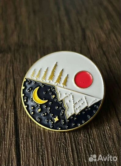 Эмалированный значок День Ночь