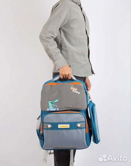 Рюкзак школьный для мальчика ортопедический новый