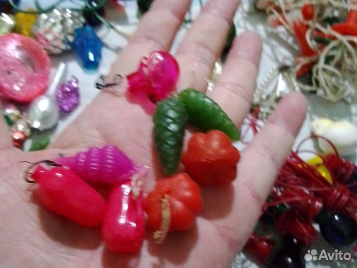 Игрушки и электрогирлянды