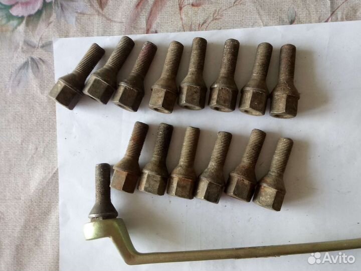 Продам болты крепления колес на ваз