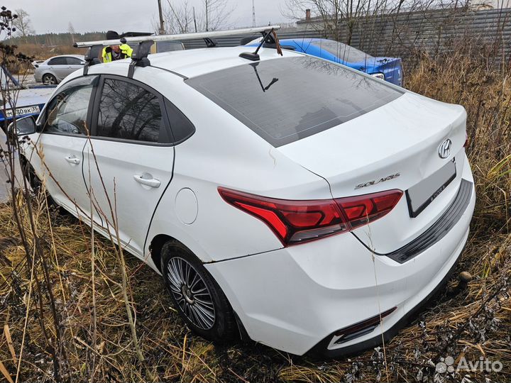 Hyundai Solaris 1.4 МТ, 2018, битый, 275 000 км