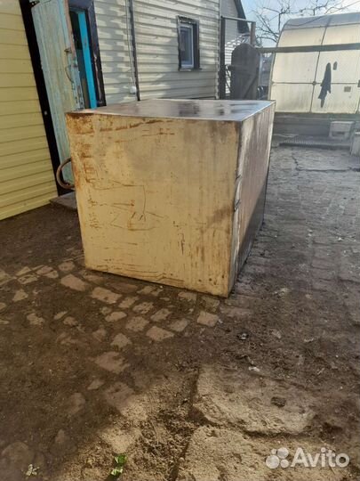 Металлический бак