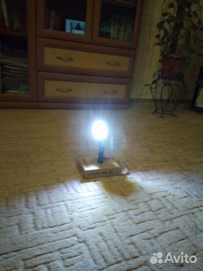 Фонарь-перноска с магнитом