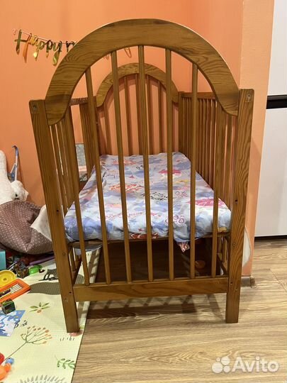 Детская кроватка