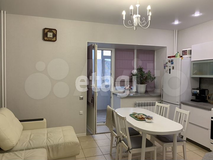 3-к. квартира, 72,8 м², 1/3 эт.