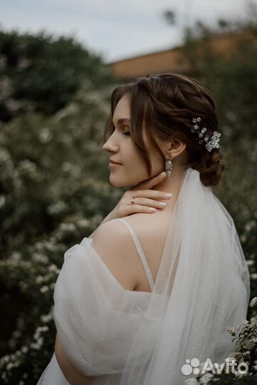 Свадебные и вечерние причёски, Парикмахер-стилист