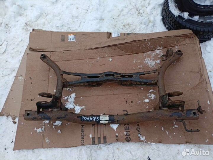 Подрамник задний Volkswagen Golf 5