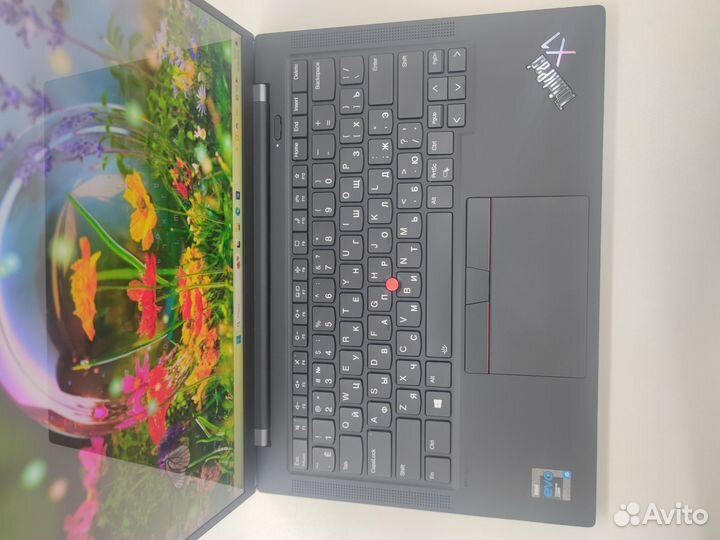 Thinkpad X1 Carbon Gen 10 full HD Touchscreen