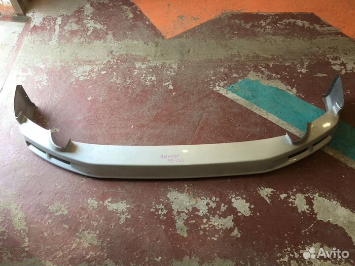 Губа Toyota Vellfire 2010